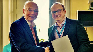 Stifter Horst H. Kanert (li.) und Kanert-Preisträger 2025 Dr. Matthias Reiger (Foto: M. Hohn)